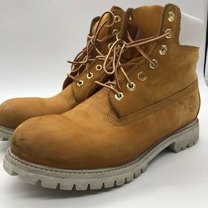 Timberland 6 inch Men Sz 10.5 Medium Wheat Boots